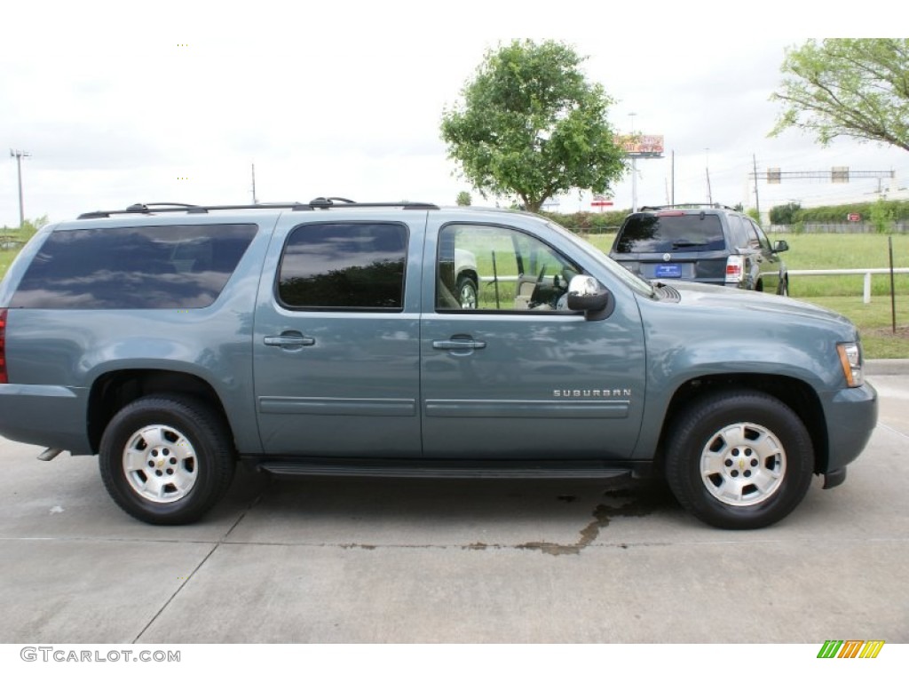 2010 Suburban LT - Blue Granite Metallic / Light Cashmere/Dark Cashmere photo #9
