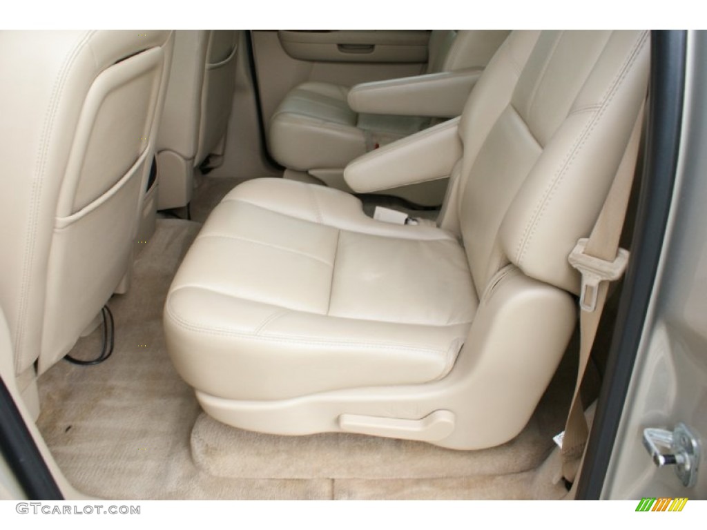 2007 Suburban 1500 LTZ - Gold Mist Metallic / Light Cashmere/Ebony photo #15