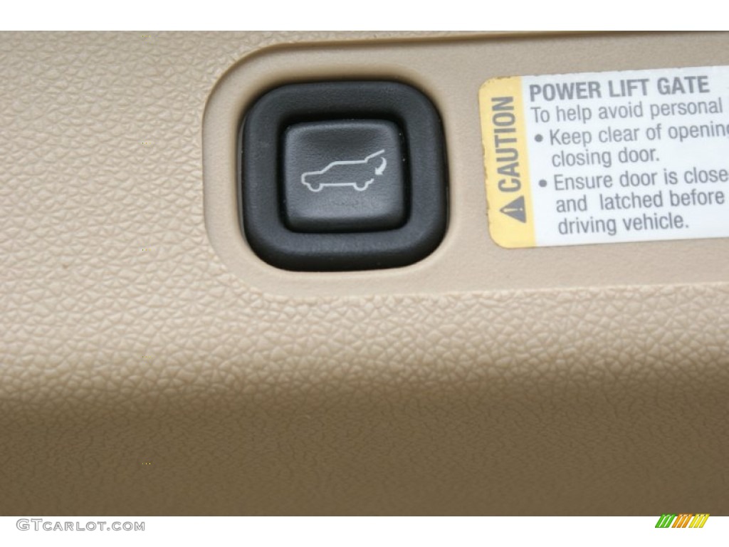 2007 Suburban 1500 LTZ - Gold Mist Metallic / Light Cashmere/Ebony photo #19