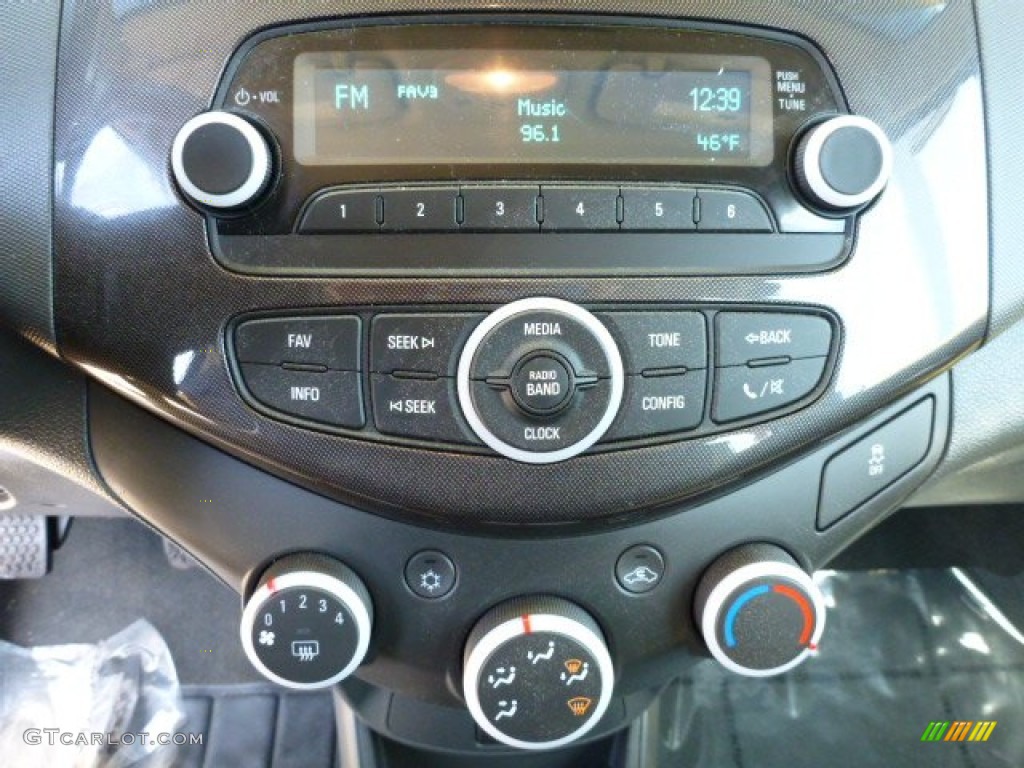 2014 Chevrolet Spark LS Controls Photos