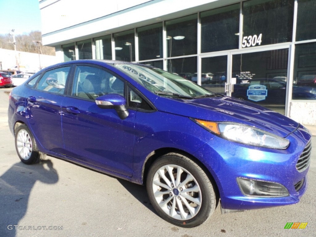 2014 Fiesta SE Sedan - Performance Blue / Charcoal Black photo #2