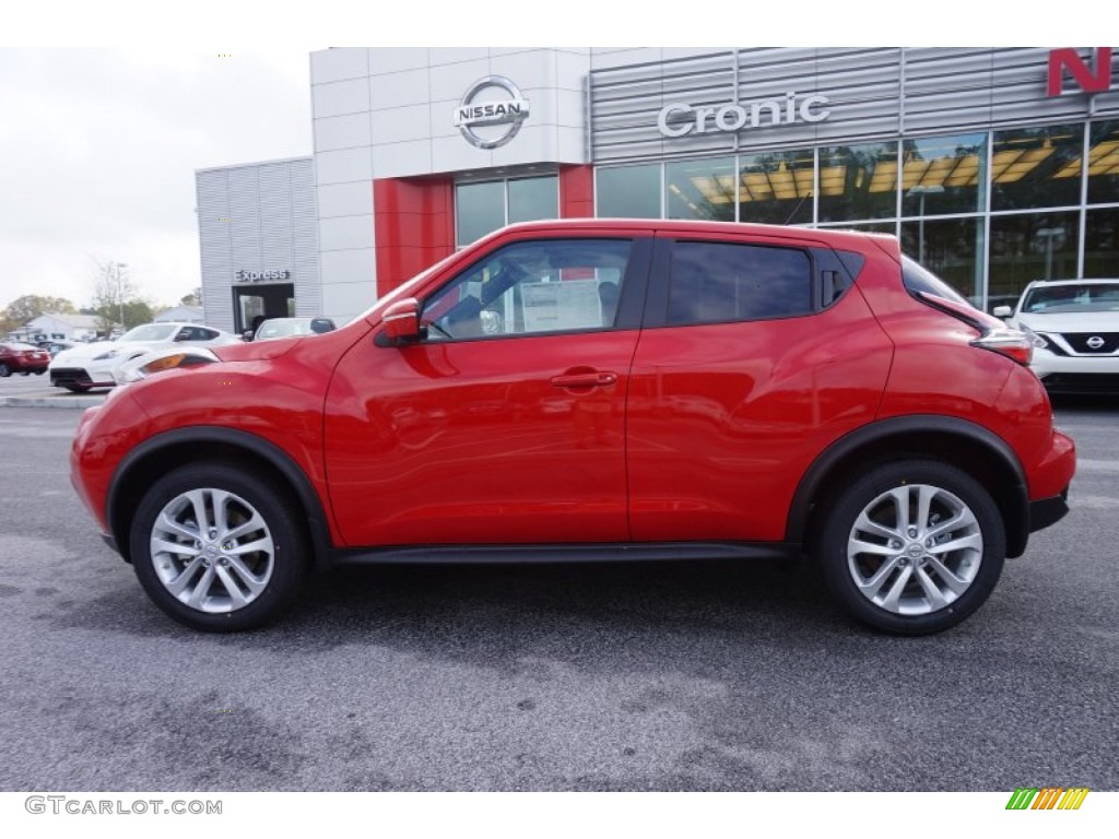 2015 Juke SV - Cayenne Red / Black/Red photo #2