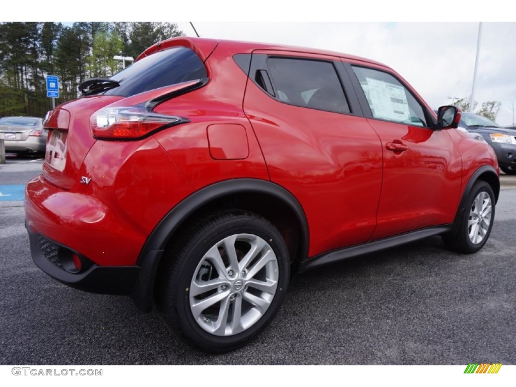 2015 Juke SV - Cayenne Red / Black/Red photo #5