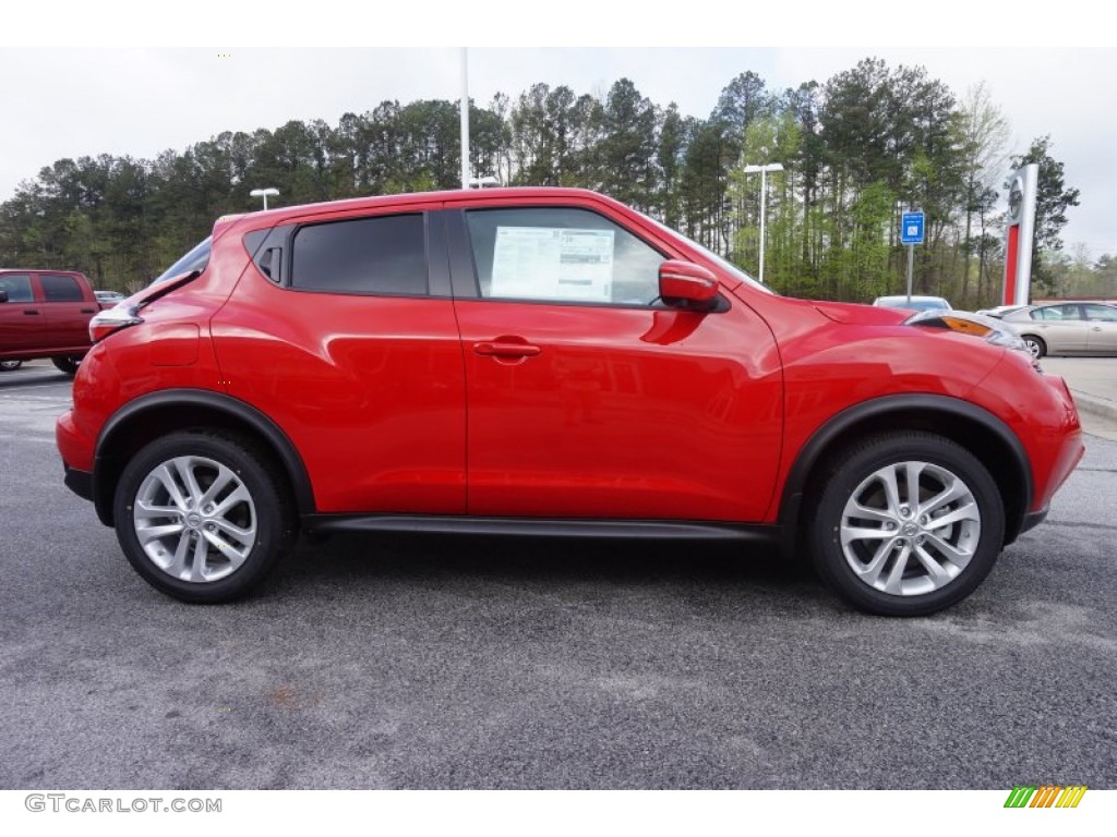 2015 Juke SV - Cayenne Red / Black/Red photo #6