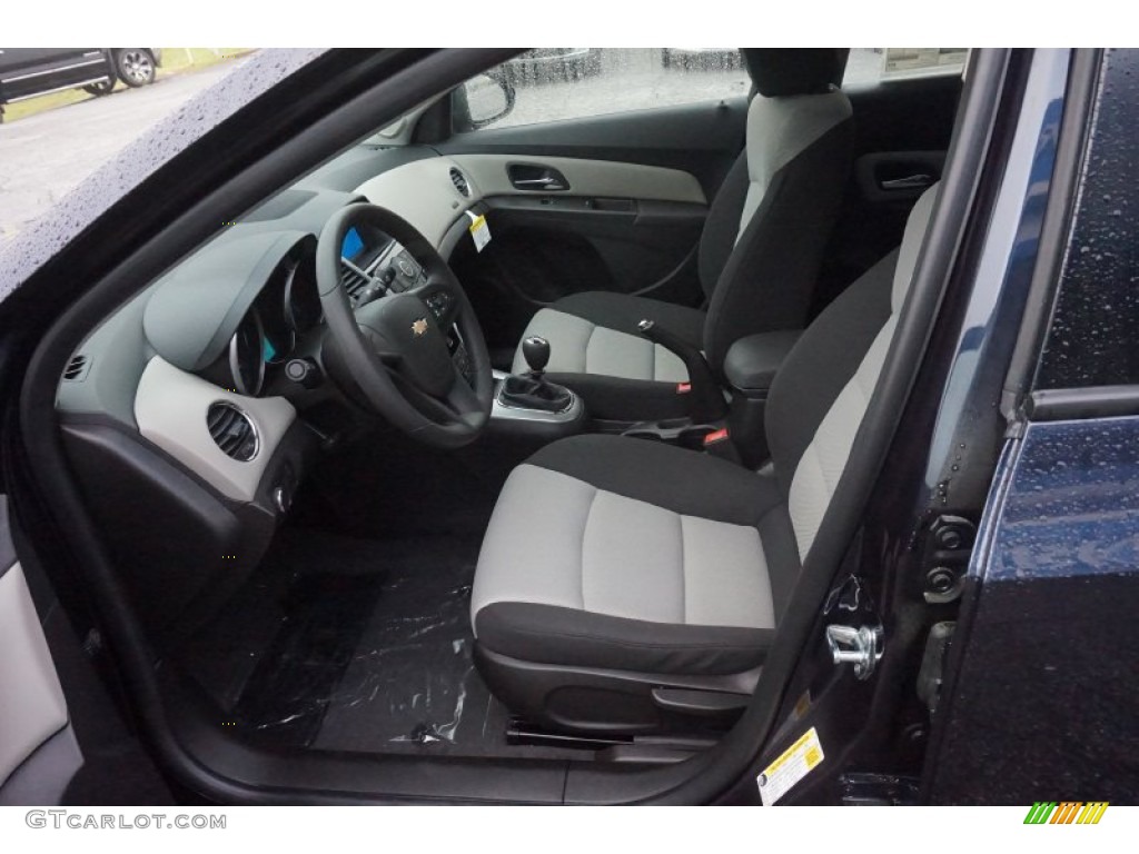 Jet Black/Medium Titanium Interior 2015 Chevrolet Cruze LS Photo #102852594