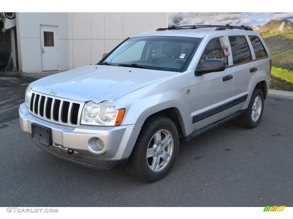 2005 Jeep Grand Cherokee Laredo 4x4 Exterior Photos