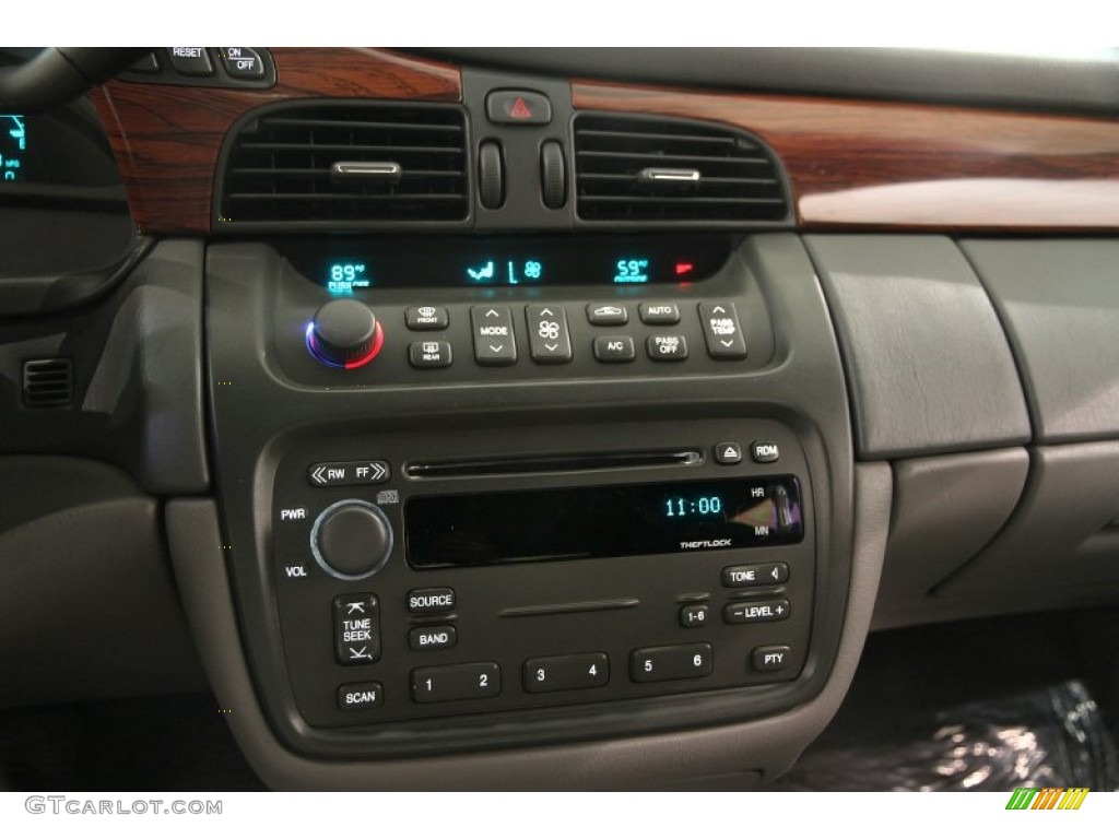 2005 Cadillac DeVille Sedan Controls Photo #102861399