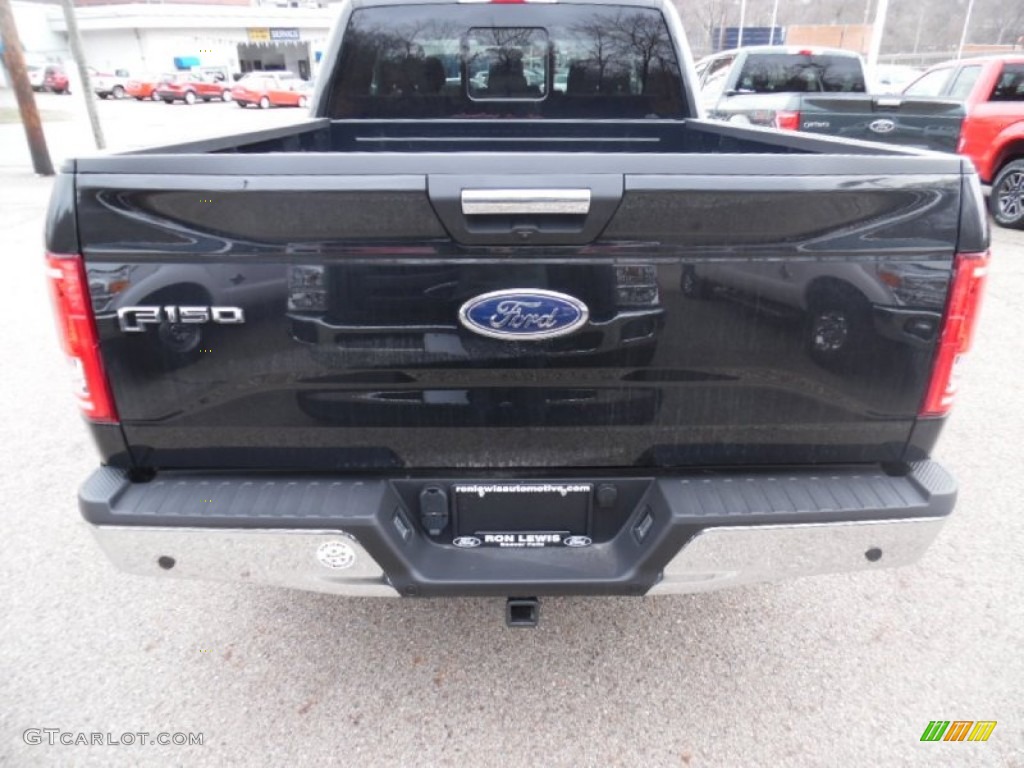 2015 F150 XLT SuperCab 4x4 - Tuxedo Black Metallic / Medium Light Camel photo #4