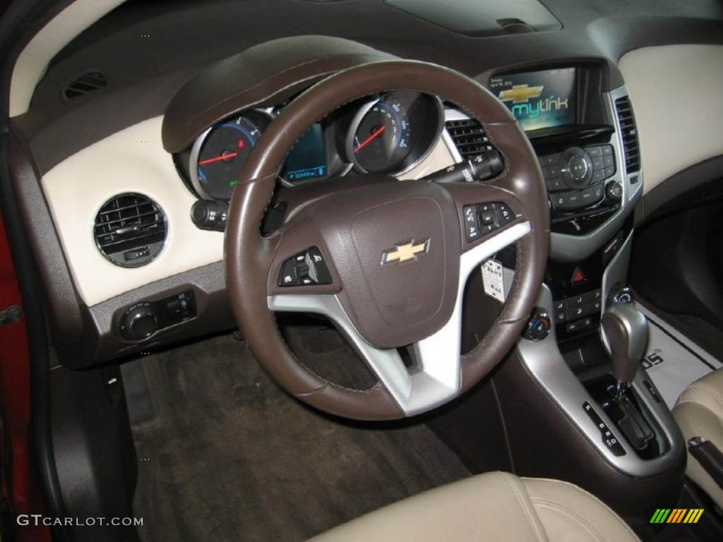 2014 Cruze LT - Crystal Red Tintcoat / Cocoa/Light Neutral photo #6