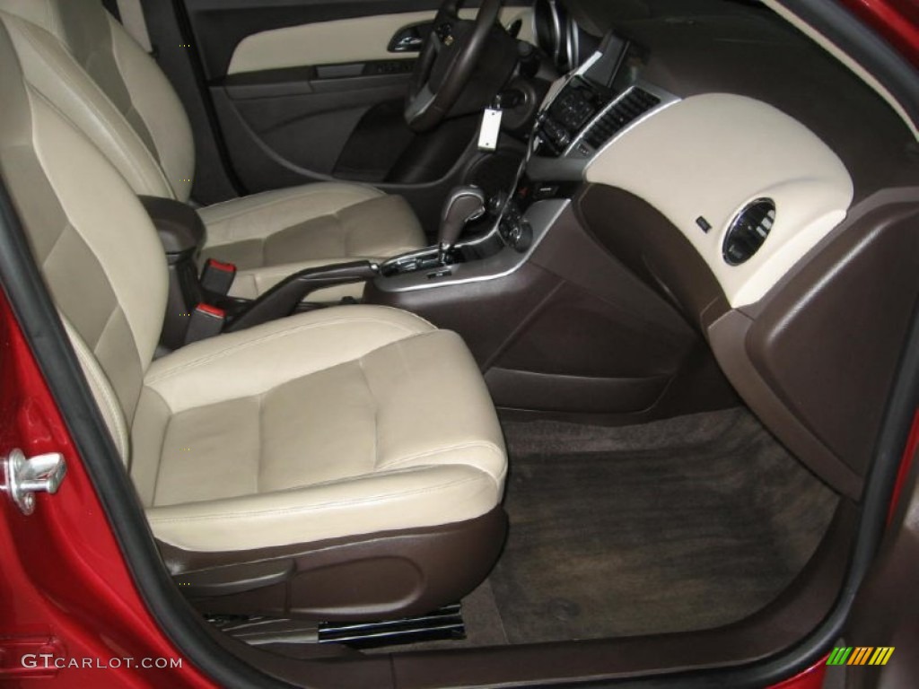 2014 Cruze LT - Crystal Red Tintcoat / Cocoa/Light Neutral photo #9