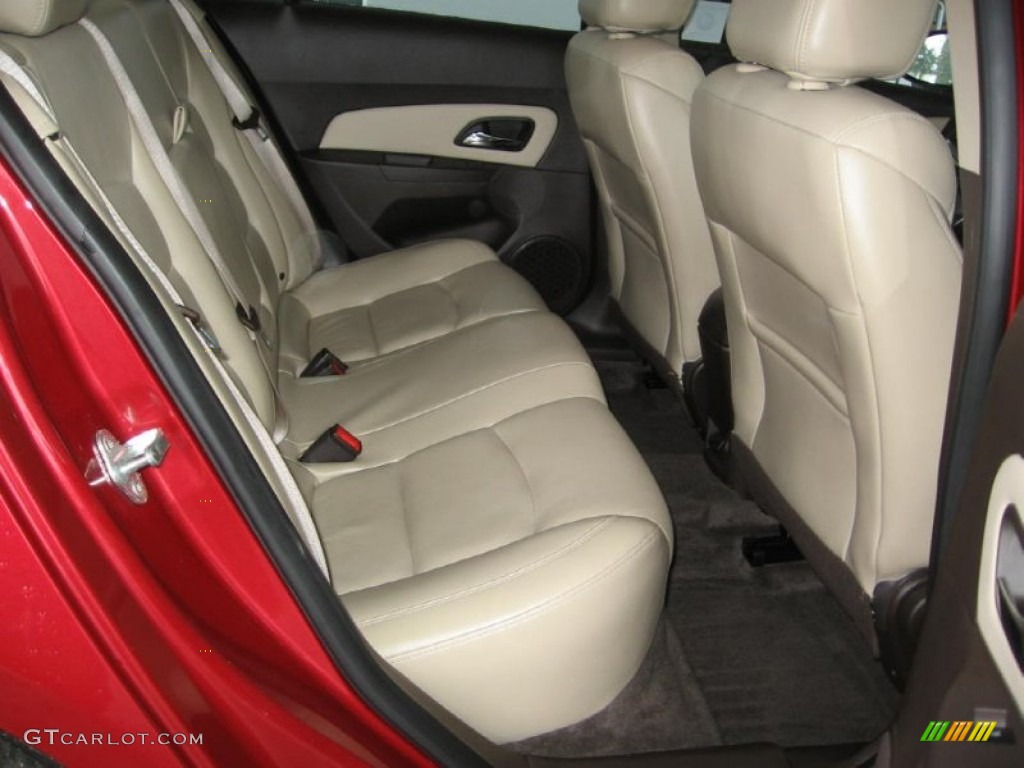 2014 Cruze LT - Crystal Red Tintcoat / Cocoa/Light Neutral photo #13