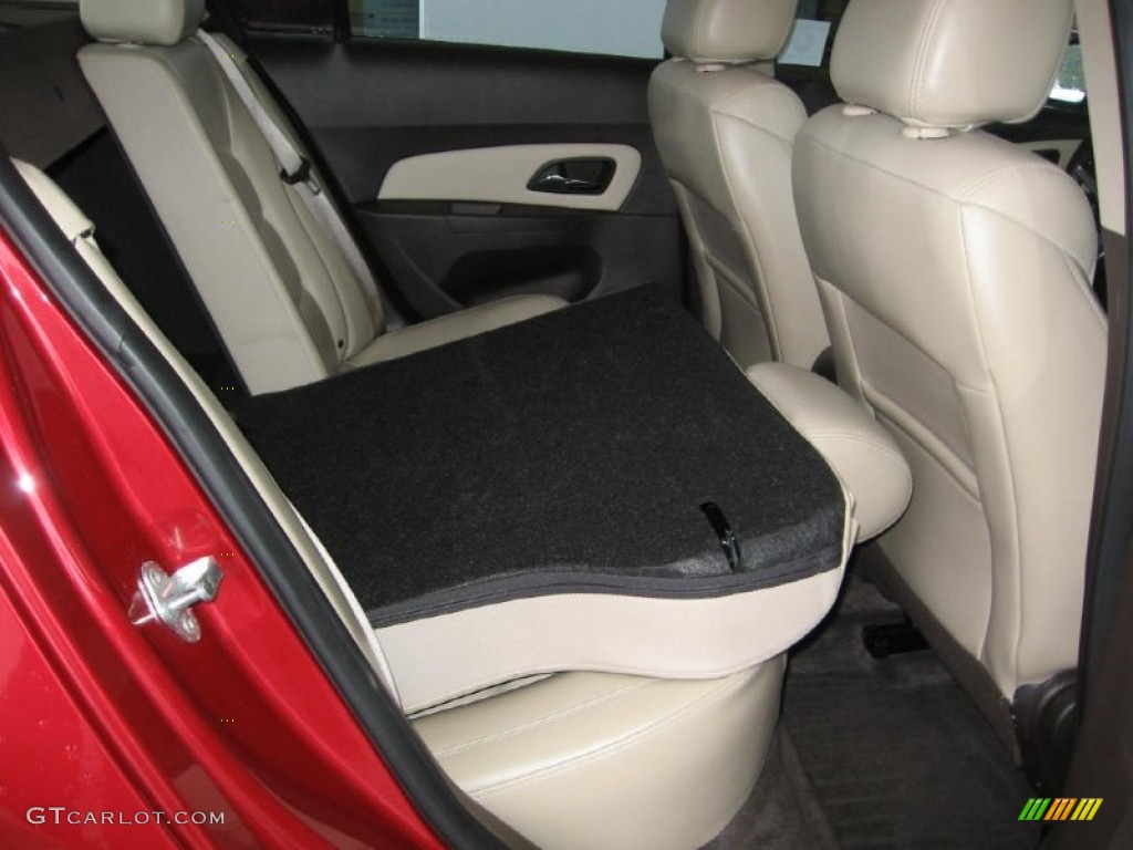 2014 Cruze LT - Crystal Red Tintcoat / Cocoa/Light Neutral photo #14