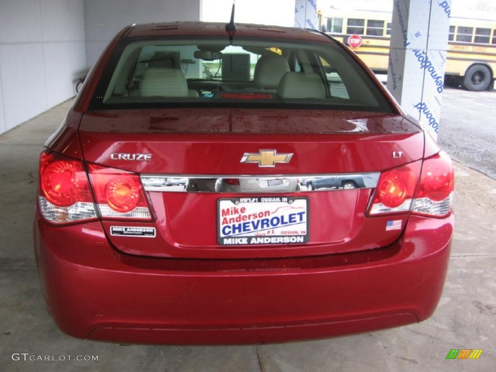 2014 Cruze LT - Crystal Red Tintcoat / Cocoa/Light Neutral photo #16