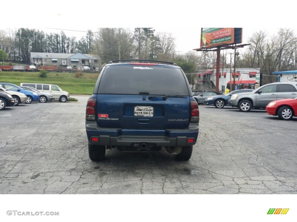 2004 TrailBlazer LT 4x4 - Indigo Blue Metallic / Light Cashmere photo #4