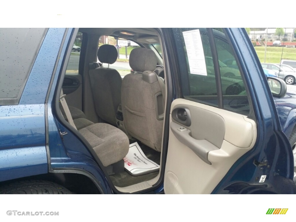 2004 TrailBlazer LT 4x4 - Indigo Blue Metallic / Light Cashmere photo #12
