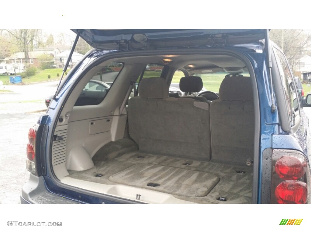 2004 TrailBlazer LT 4x4 - Indigo Blue Metallic / Light Cashmere photo #16