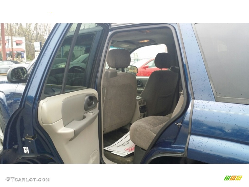 2004 TrailBlazer LT 4x4 - Indigo Blue Metallic / Light Cashmere photo #18