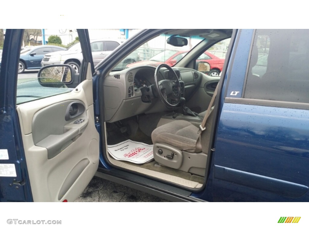 2004 TrailBlazer LT 4x4 - Indigo Blue Metallic / Light Cashmere photo #19