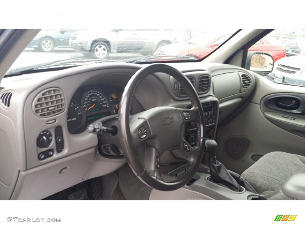 2004 TrailBlazer LT 4x4 - Indigo Blue Metallic / Light Cashmere photo #21