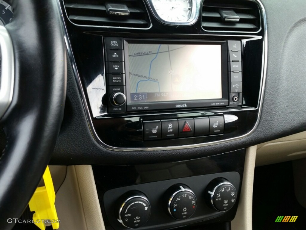 2011 Chrysler 200 Limited Convertible Controls Photos