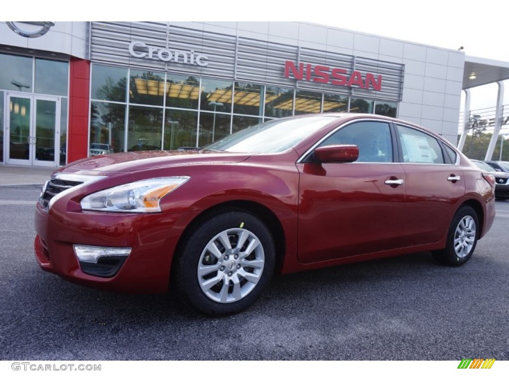 2015 Altima 2.5 S - Cayenne Red / Charcoal photo #1