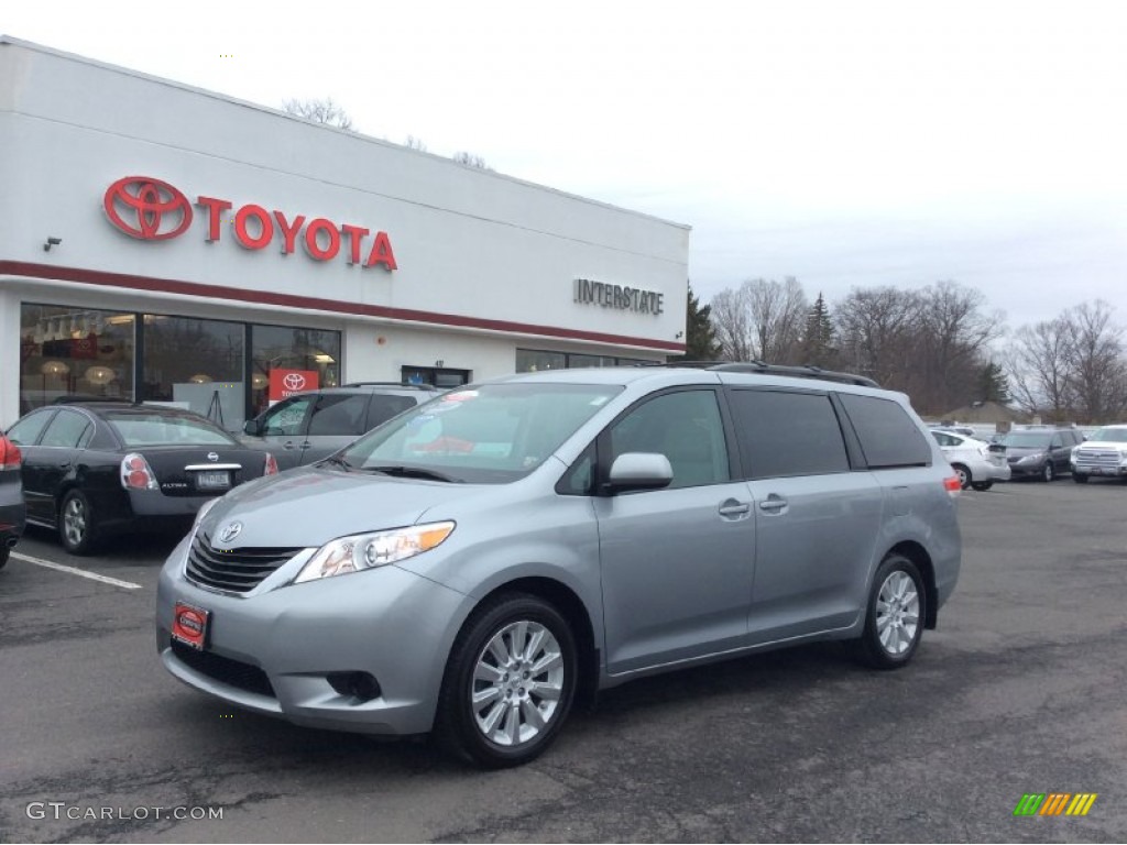 2014 Sienna LE AWD - Silver Sky Metallic / Light Gray photo #1