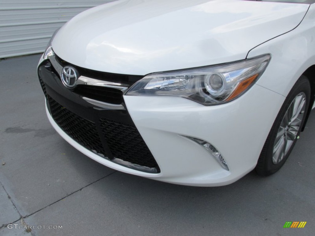2015 Camry SE - Blizzard Pearl White / Black photo #10