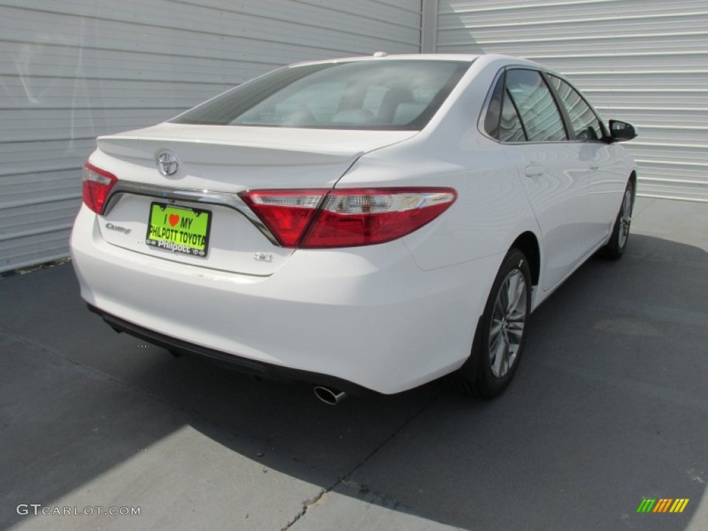 2015 Camry SE - Super White / Black photo #4