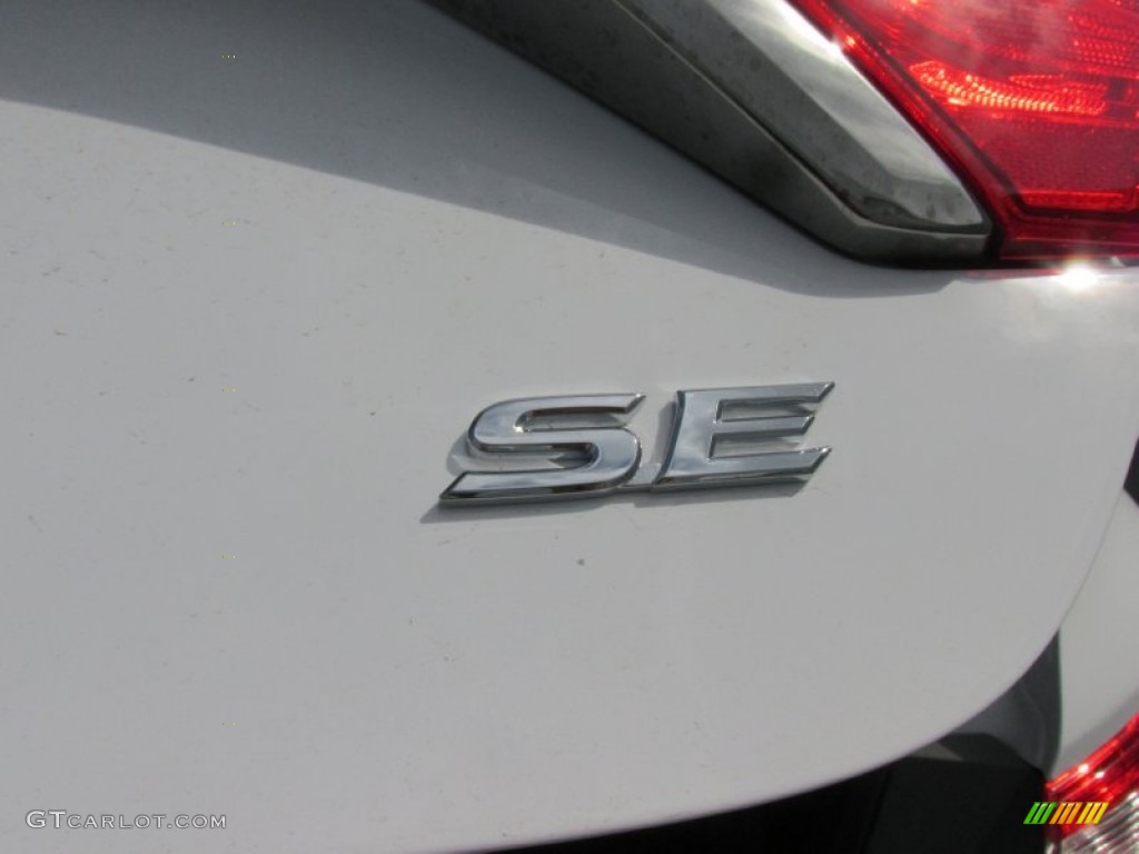 2015 Camry SE - Super White / Black photo #14