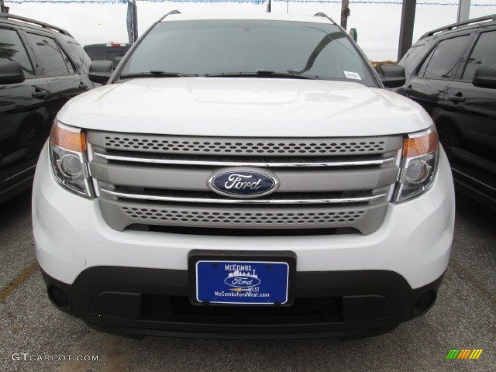 2015 Explorer FWD - Oxford White / Medium Light Stone photo #3