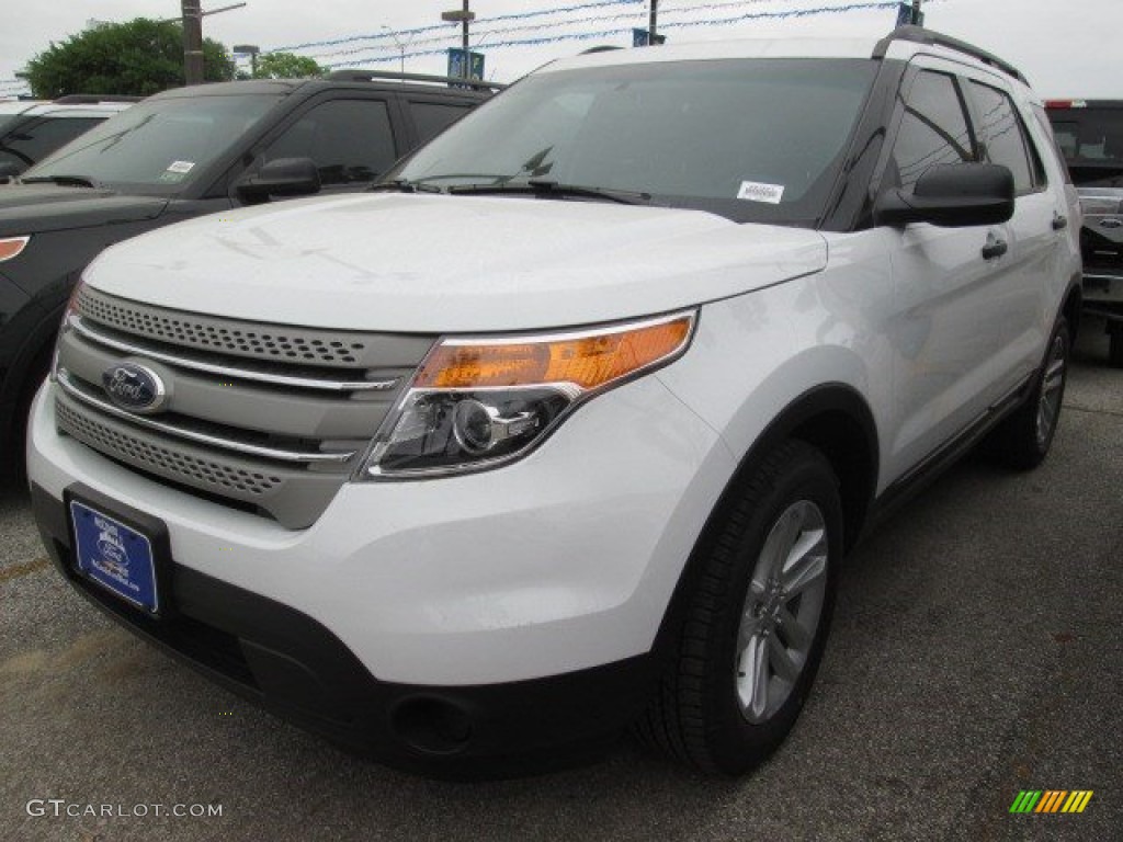 2015 Explorer FWD - Oxford White / Medium Light Stone photo #4