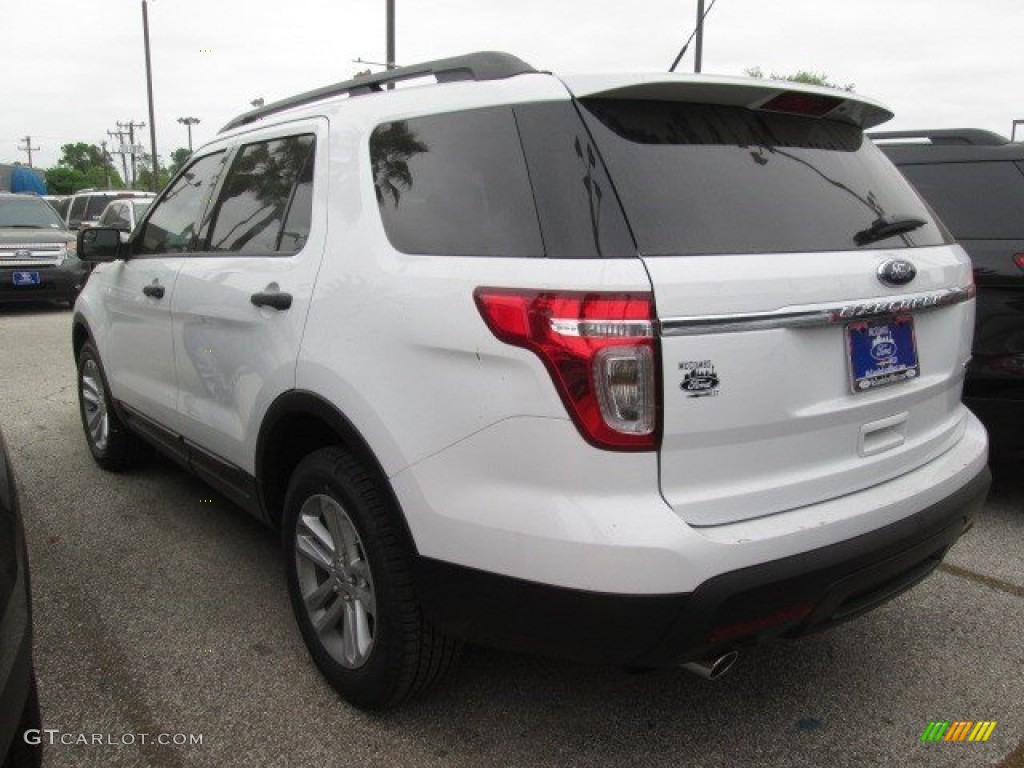2015 Explorer FWD - Oxford White / Medium Light Stone photo #5