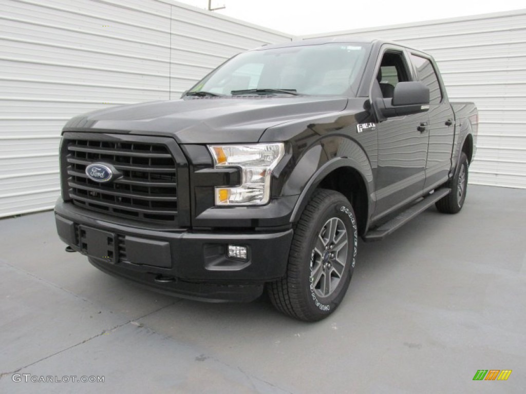 2015 F150 XLT SuperCrew 4x4 - Tuxedo Black Metallic / Black photo #7