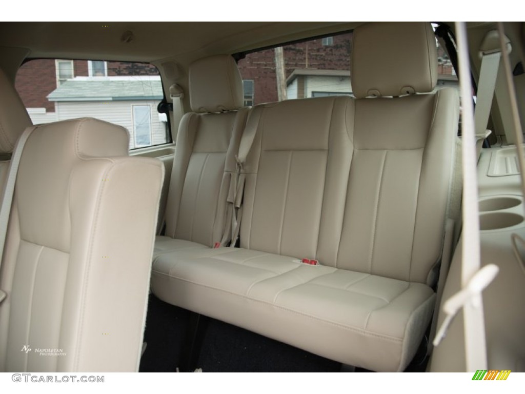 2015 Ford Expedition Limited 4x4 Rear Seat Photos