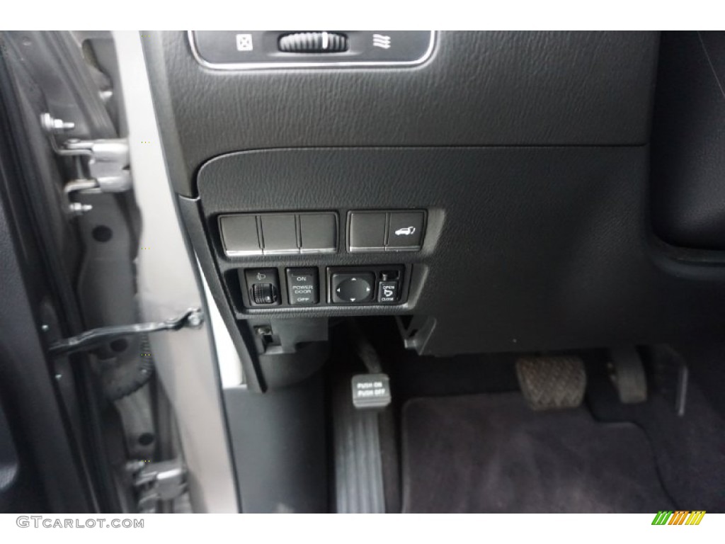 2011 QX 56 4WD - Platinum Graphite / Graphite photo #45