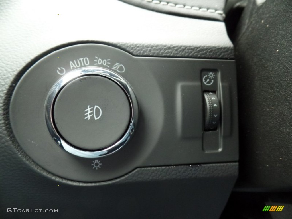 2015 Chevrolet Camaro SS Coupe Controls Photo #102898387
