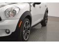 Light White - Cooper Countryman Photo No. 36