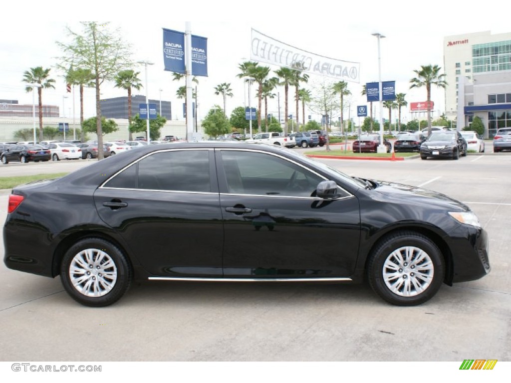 2014 Camry LE - Attitude Black Metallic / Ivory photo #9