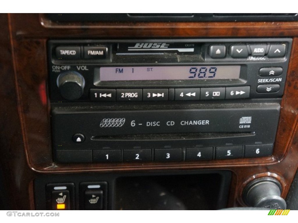2001 Nissan Pathfinder LE 4x4 Audio System Photo #102911386