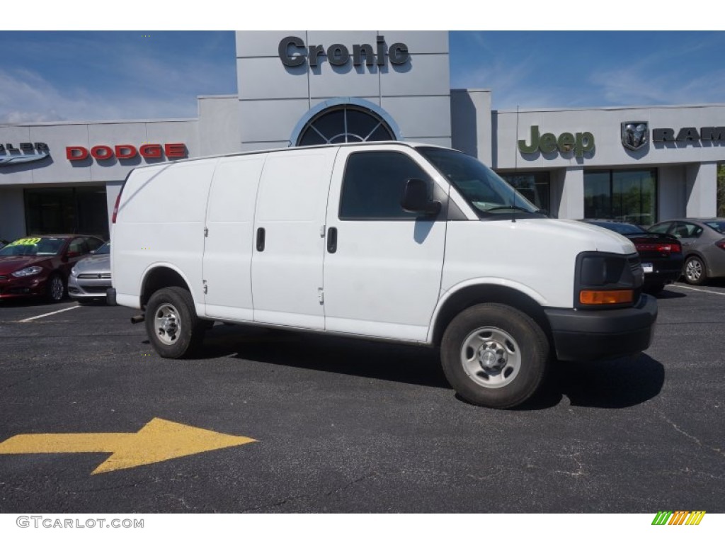 Summit White Chevrolet Express