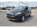 Tuxedo Black - Fiesta SE Sedan Photo No. 1