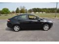 Tuxedo Black - Fiesta SE Sedan Photo No. 4