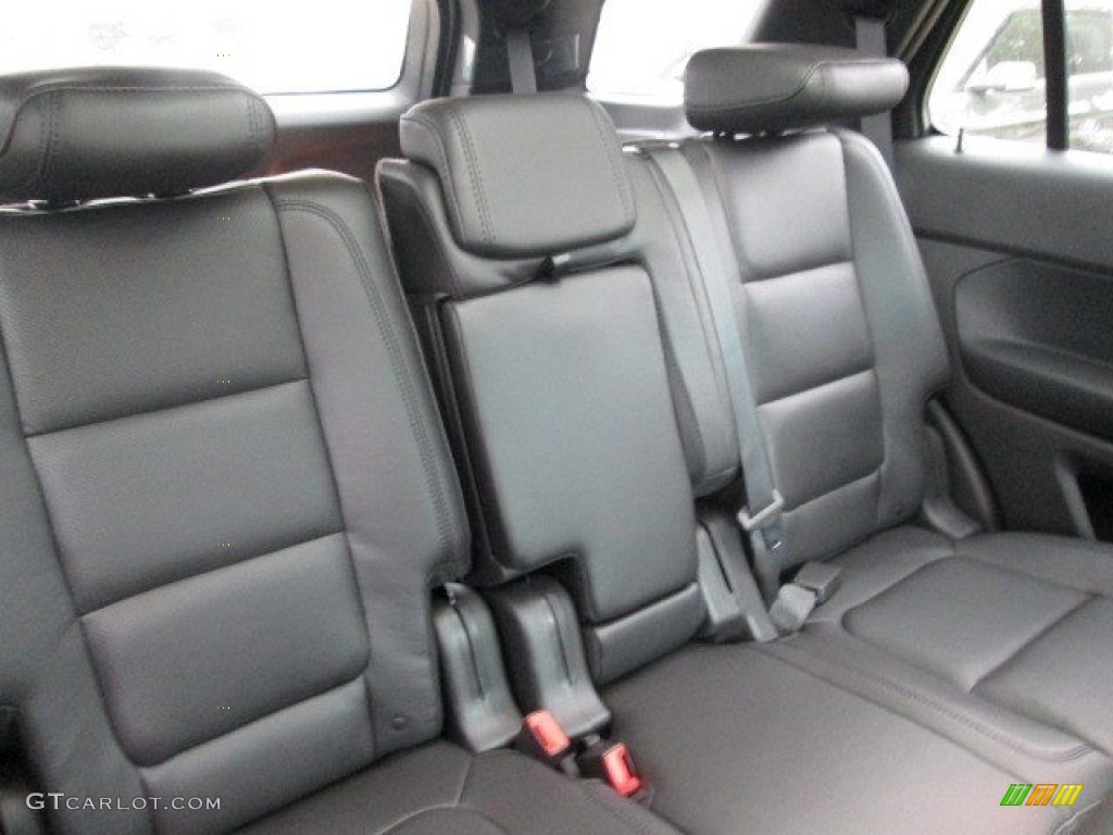 2015 Explorer Limited - White Platinum / Charcoal Black photo #26