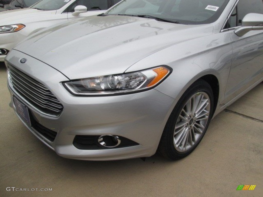 2015 Fusion SE - Ingot Silver Metallic / Charcoal Black photo #16