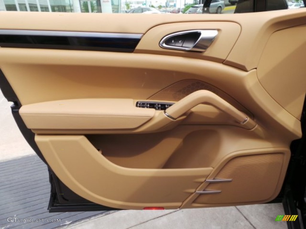 2016 Porsche Cayenne Standard Cayenne Model Luxor Beige Door Panel Photo #102939917