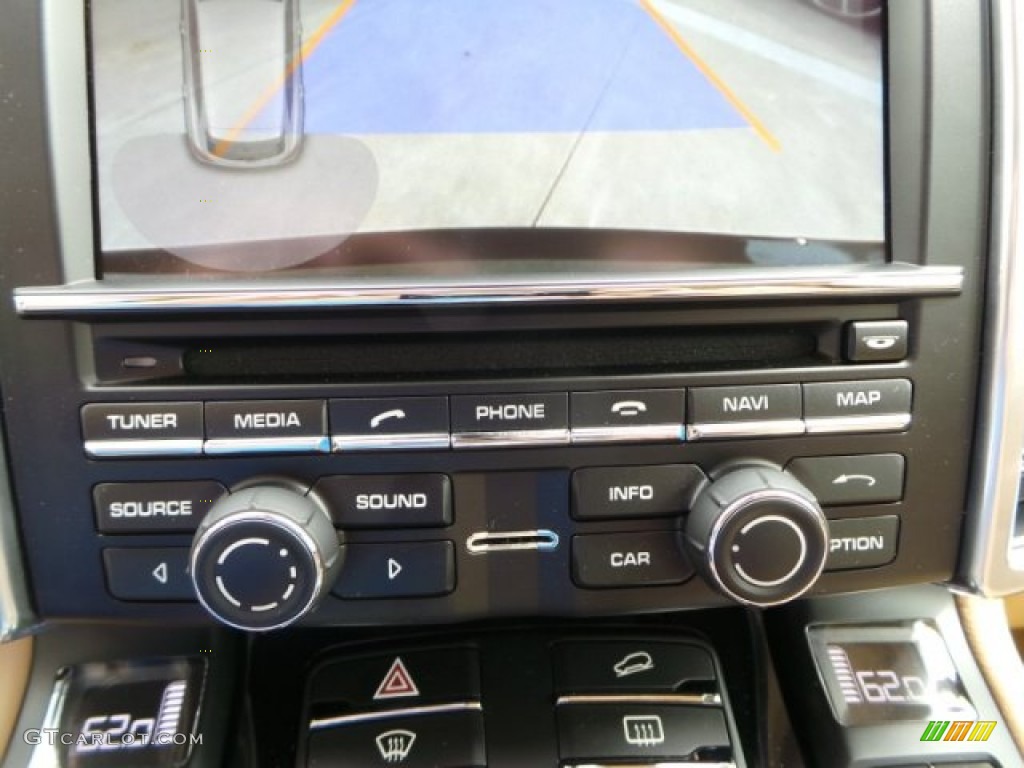 2016 Porsche Cayenne Standard Cayenne Model Controls Photo #102940157