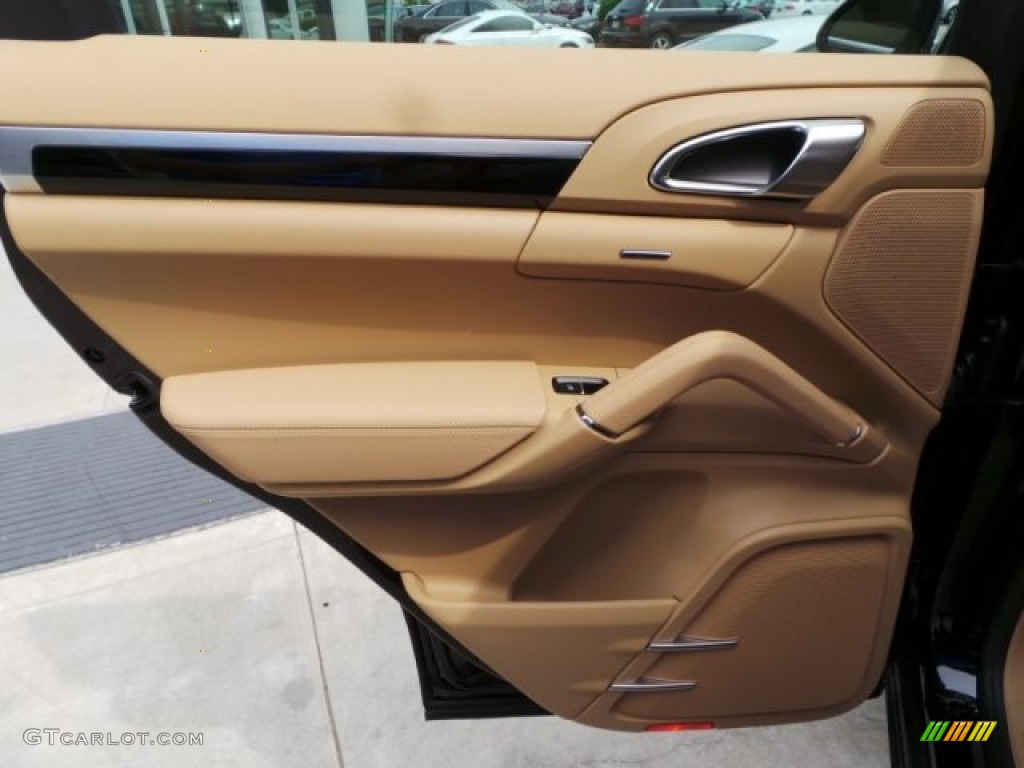 2016 Porsche Cayenne Standard Cayenne Model Luxor Beige Door Panel Photo #102940235