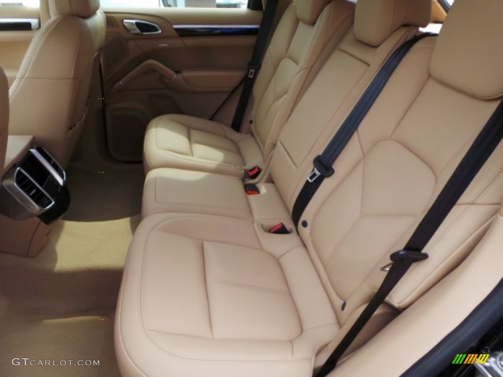 2016 Porsche Cayenne Standard Cayenne Model Rear Seat Photo #102940253
