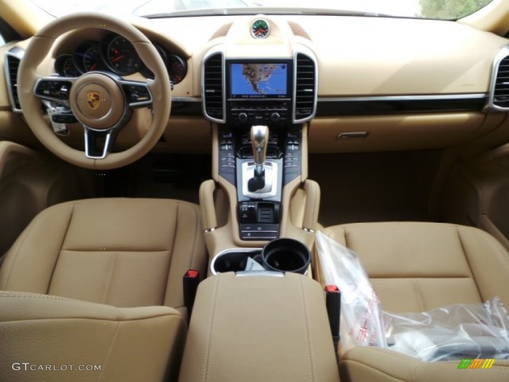 2016 Porsche Cayenne Standard Cayenne Model Luxor Beige Dashboard Photo #102940268