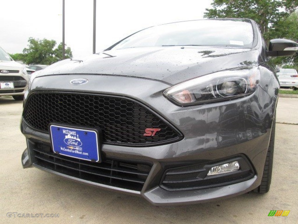 2015 Focus ST Hatchback - Magnetic Metallic / ST Charcoal Black Recaro Sport Seats photo #6